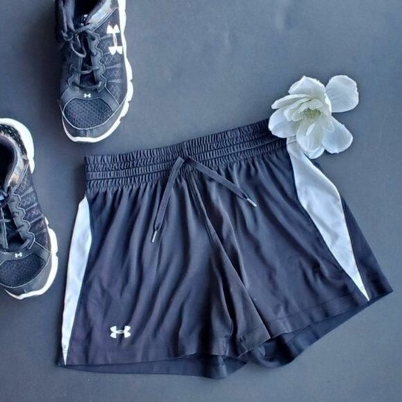 💍Under Armour Black and white shorts - Picture 1 of 8